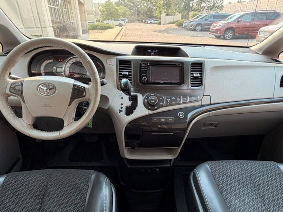Used 2013 Toyota Sienna SE - BraunAbility Side Entry Fold Out Automatic Ramp