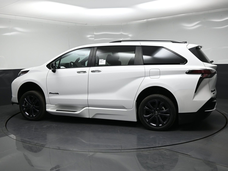 New 2026 Toyota Sienna Hybrid XSE Sport - BraunAbility Side Entry Fold Out Automatic Ramp