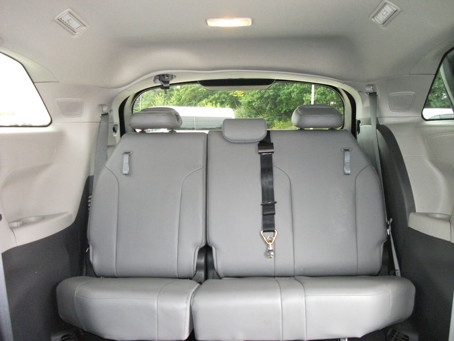 Used 2022 Toyota Sienna Hybrid XLE - BraunAbility Side Entry Fold Out Automatic Ramp