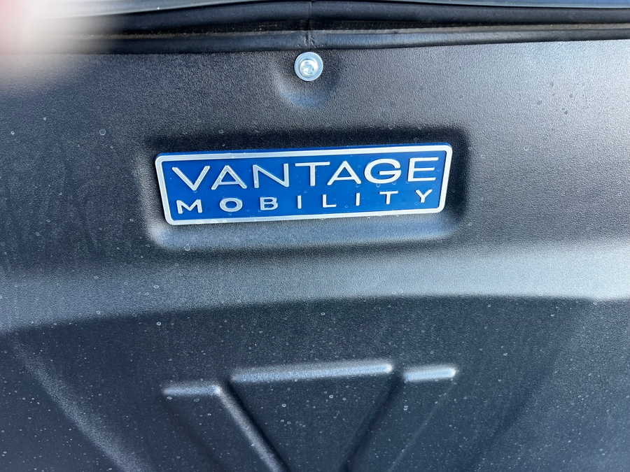 New 2026 Toyota Sienna Hybrid LE w swivel 2nd row - Vantage Mobility Commercial Rear Entry Entry Fold Out Manual Ramp