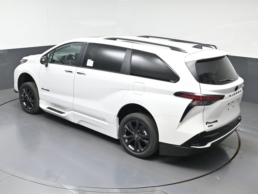New 2026 Toyota Sienna Hybrid XSE Sport - BraunAbility Side Entry Entry Fold Out Automatic Ramp
