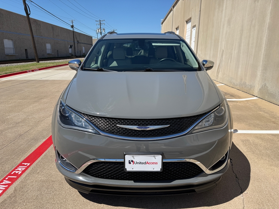 Used 2020 Chrysler Pacifica Limited - BraunAbility Side Entry Entry In Floor Automatic Ramp