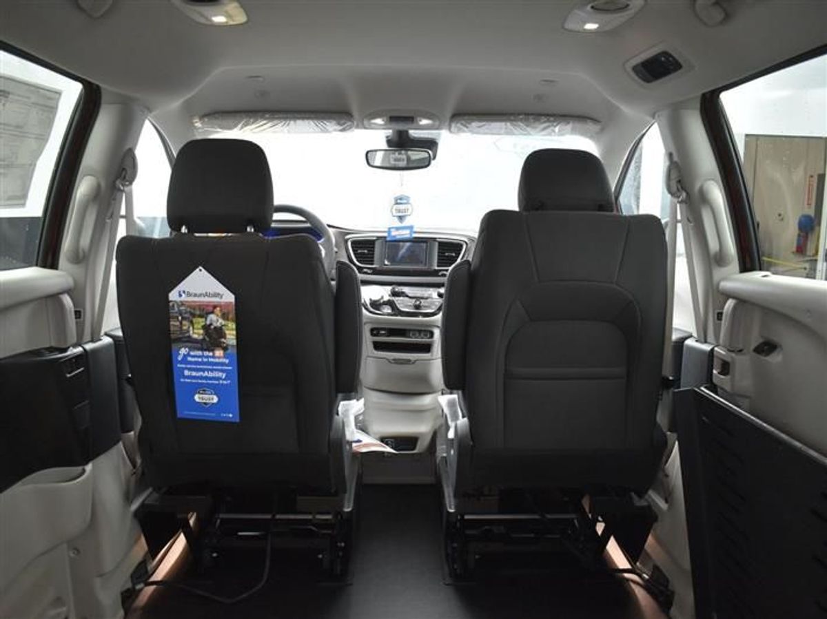 2023 CHRYSLER VOYAGER - Image 20