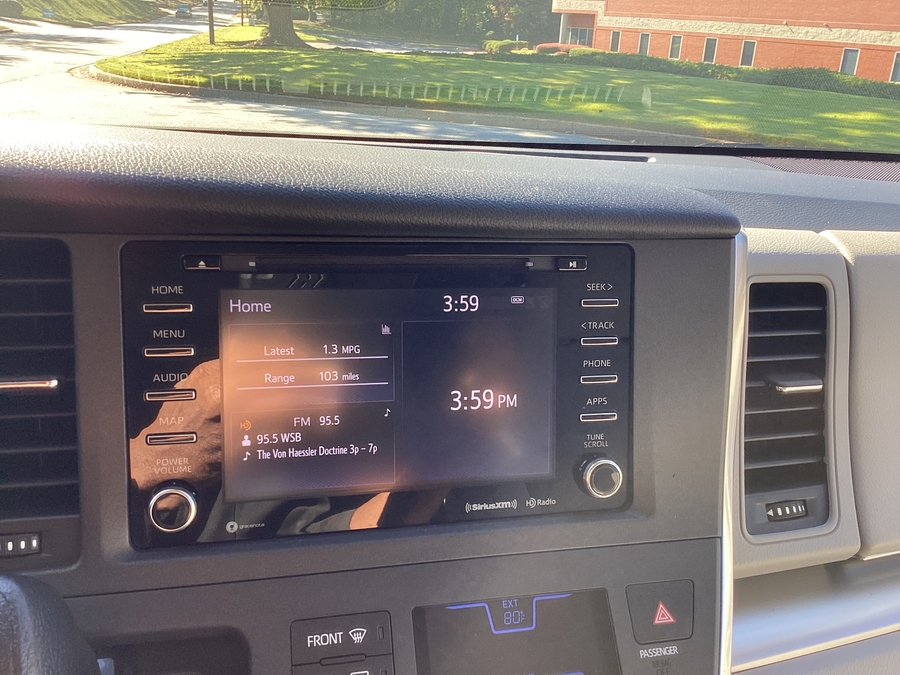  Toyota Sienna image number 14