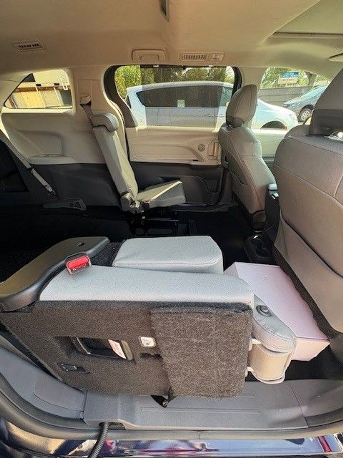 2024 TOYOTA SIENNA - Image 3