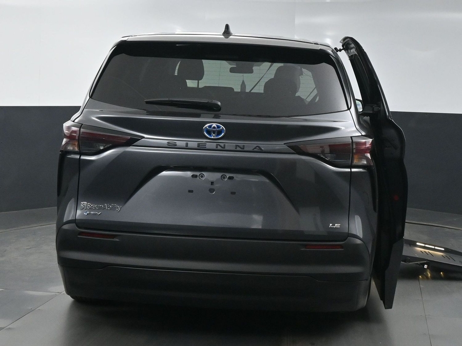 New 2025 Toyota Sienna Hybrid LE - BraunAbility Side Entry Entry Fold Out Automatic Ramp
