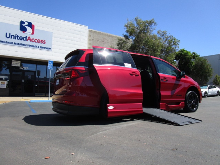 New 2026 Honda Odyssey Sport - BraunAbility Side Entry In Floor Automatic Ramp