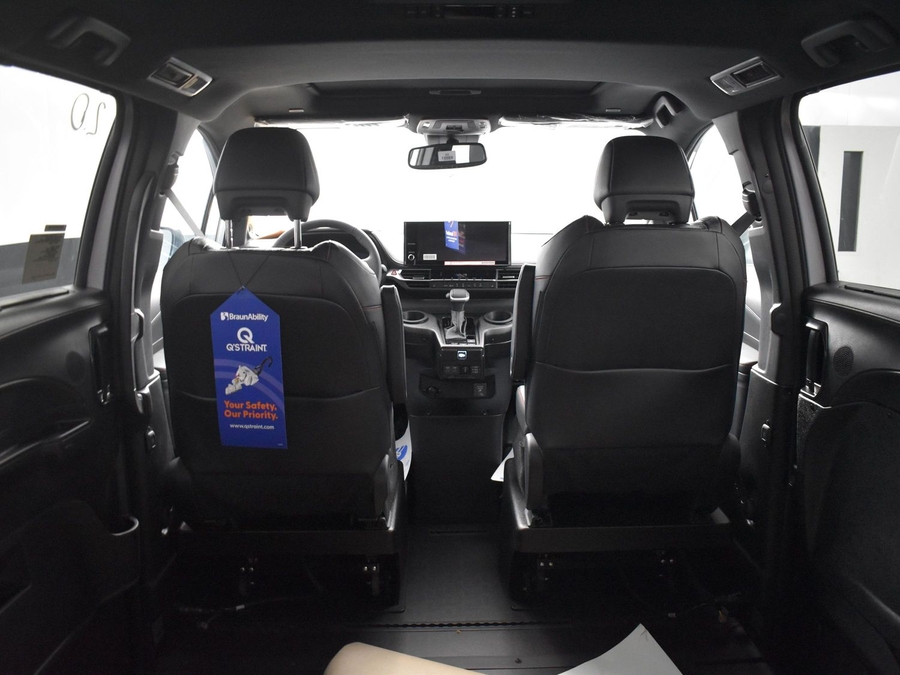 New 2025 Toyota Sienna Hybrid XSE - BraunAbility Side Entry Entry In Floor Automatic Ramp