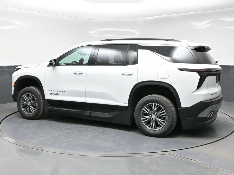 New 2026 Chevrolet Traverse 1LT - BraunAbility Side Entry Entry In Floor Automatic Ramp