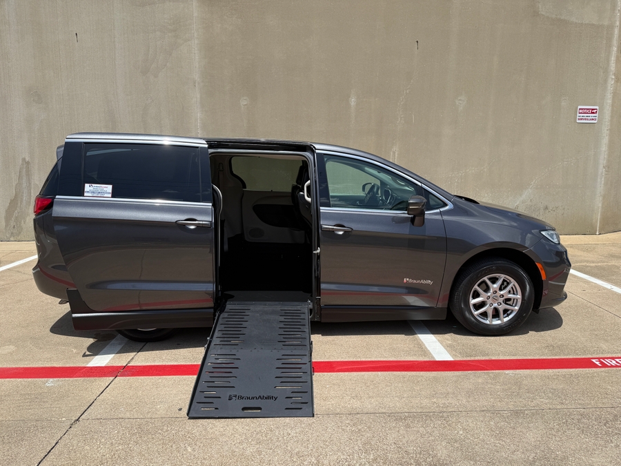 Used 2023 Chrysler Pacifica Touring L - BraunAbility Side Entry Fold Out Automatic Ramp