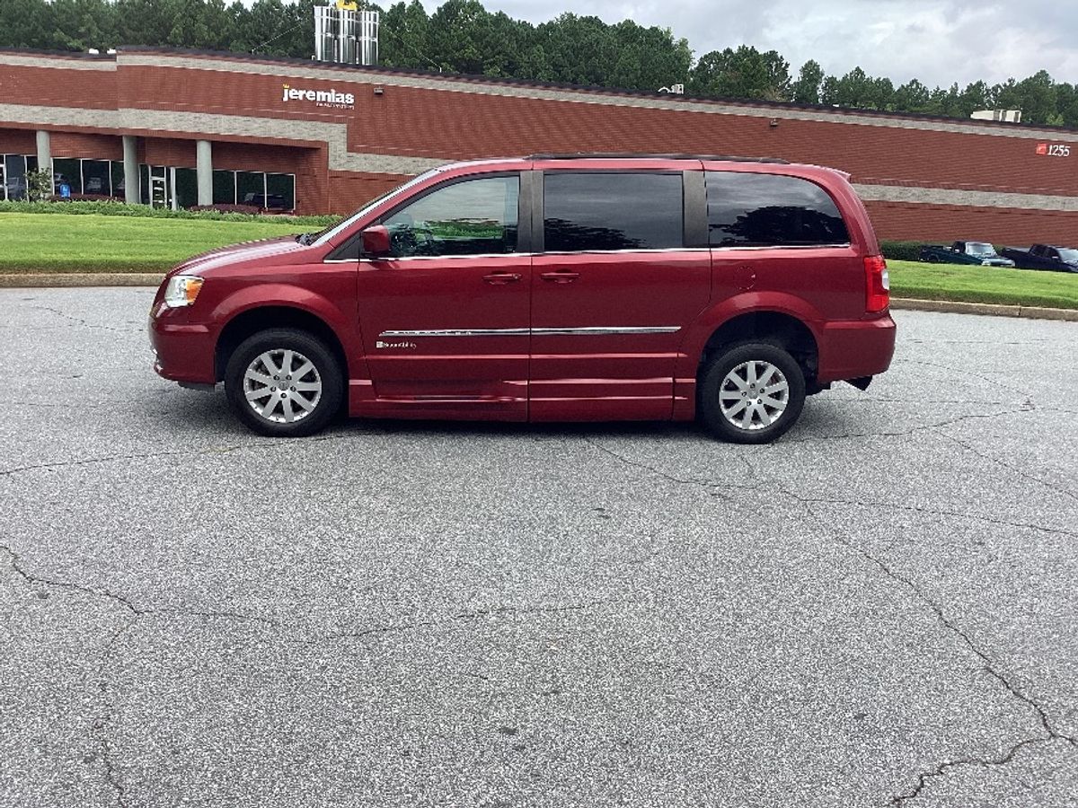 2016 CHRYSLER TOWN AND COUNTRY - Image 3