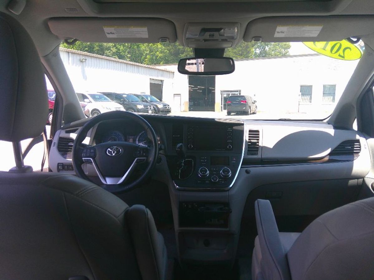 Black Toyota Sienna image number 8
