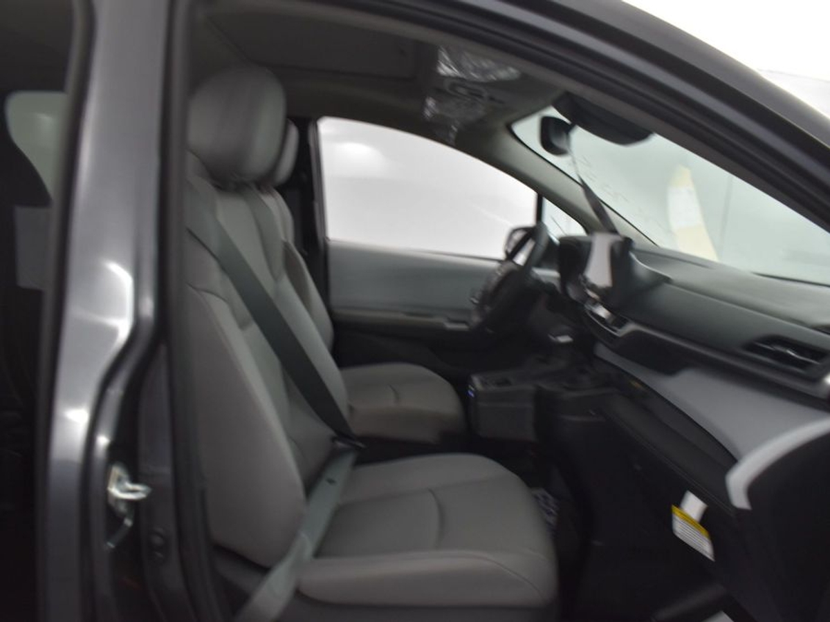 2025 TOYOTA SIENNA - Image 7