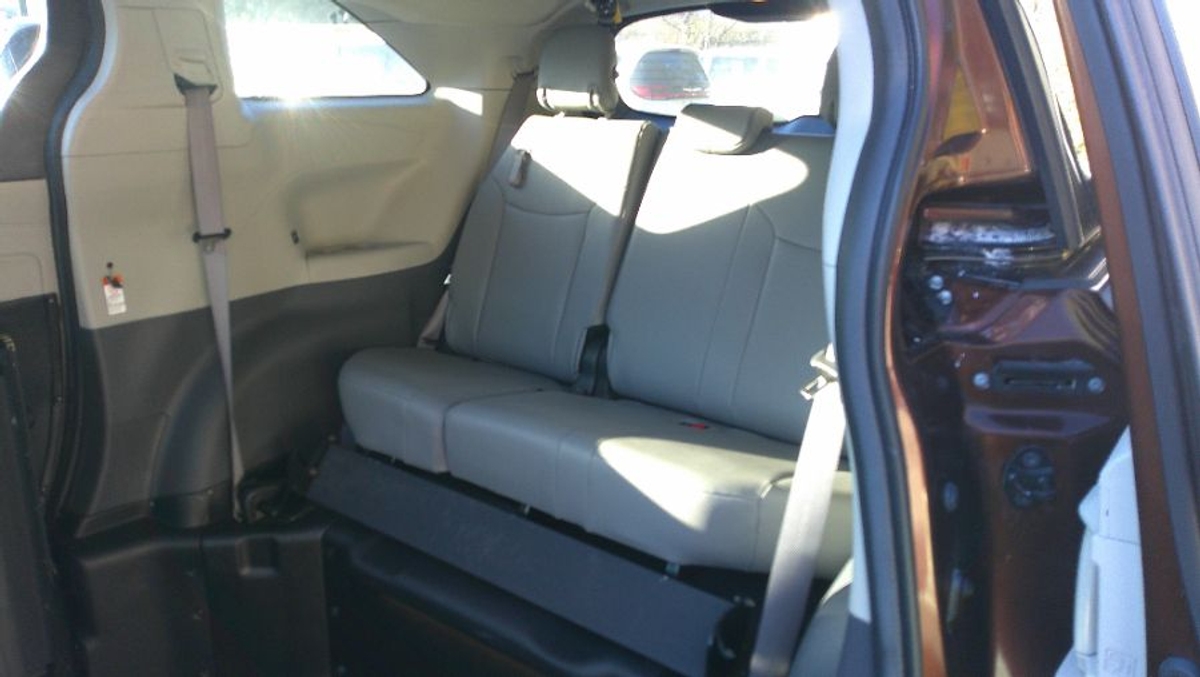 2023 TOYOTA SIENNA - Image 15