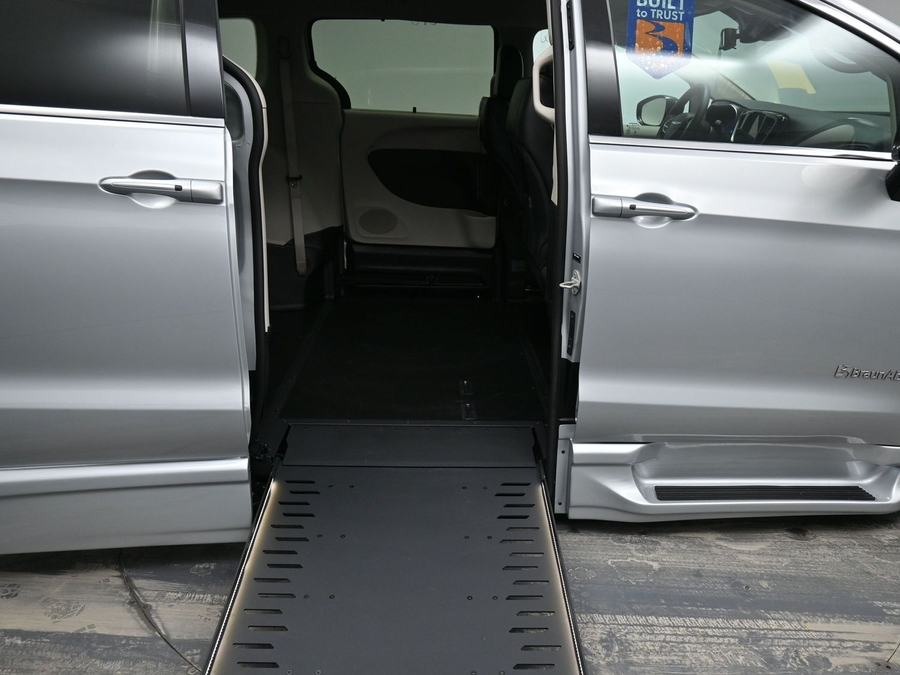 Used 2024 Chrysler Pacifica Touring L - BraunAbility Side Entry Entry In Floor Automatic Ramp