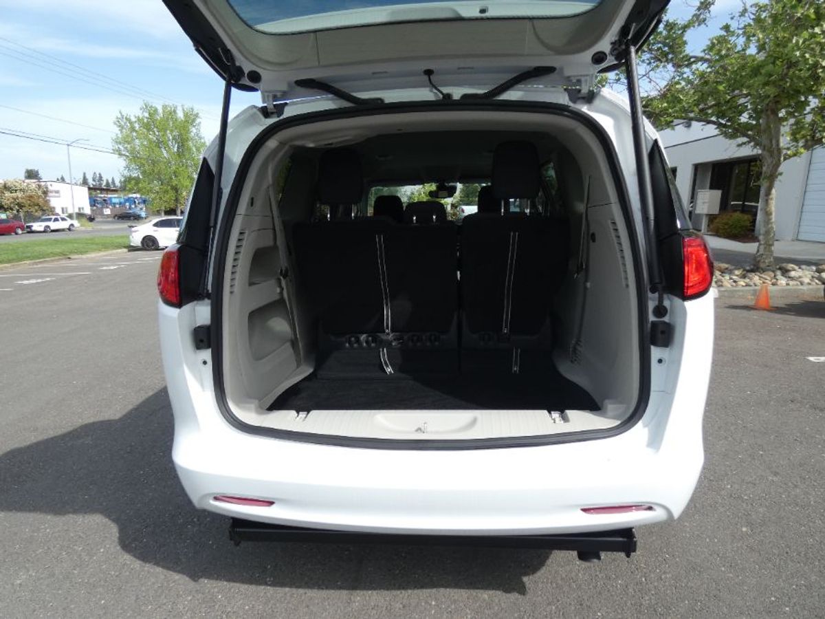 2024 CHRYSLER VOYAGER - Image 21