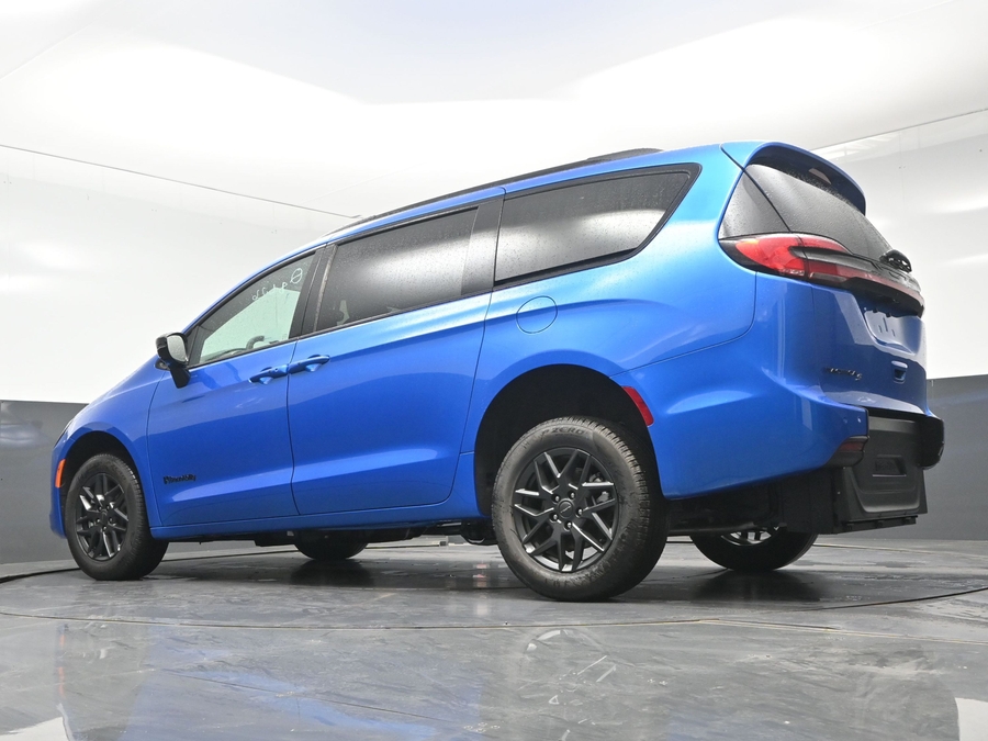 New 2027 Chrysler Pacifica Select Safety - BraunAbility Rear Entry Fold Out Manual Ramp