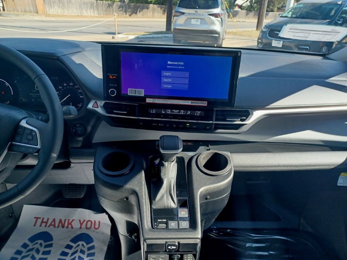 2025 TOYOTA SIENNA - Image 12