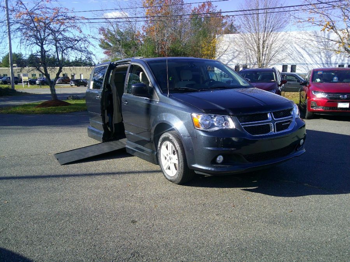 2013 Dodge Grand Caravan Crew's photo
