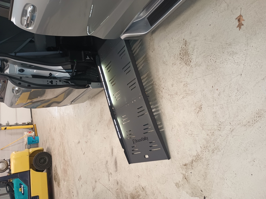 Silver Toyota Sienna image number 12