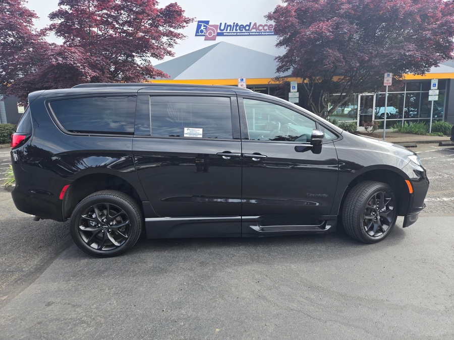 Used 2024 Chrysler Pacifica Touring L Sport - BraunAbility Side Entry Entry Fold Out Automatic Ramp