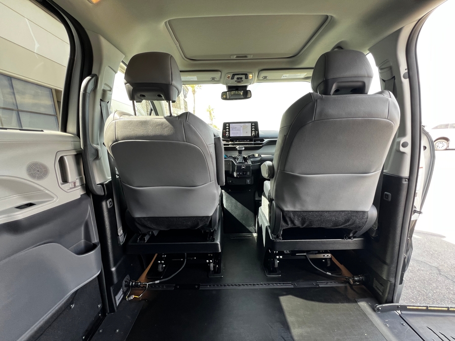 Used 2024 Toyota Sienna XLE - BraunAbility Side Entry Entry Fold Out Automatic Ramp