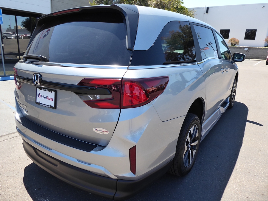 New 2026 Honda Odyssey EX-L - BraunAbility Side Entry In Floor Automatic Ramp