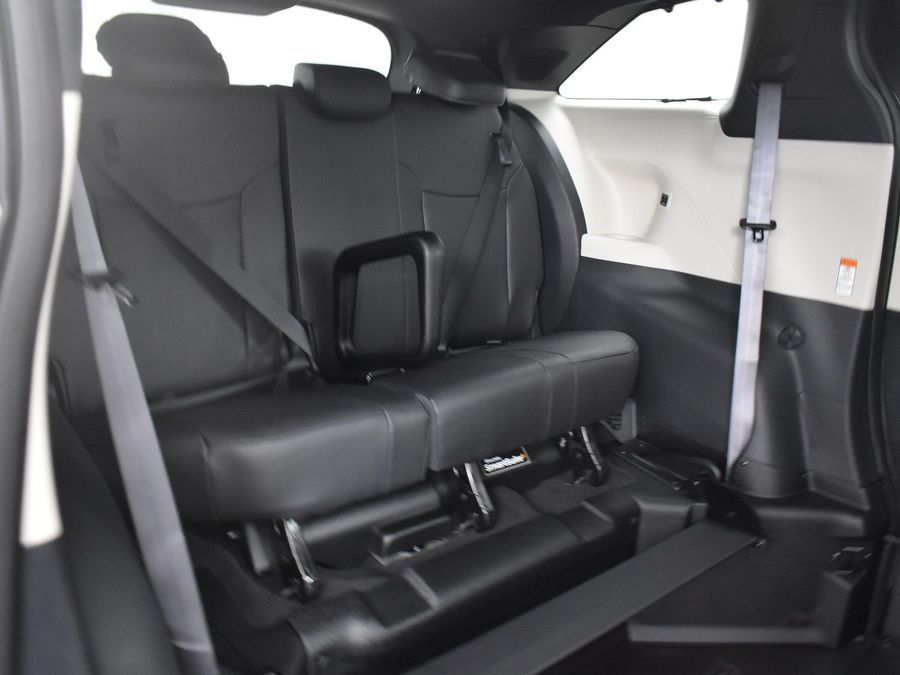 New 2025 Toyota Sienna Hybrid Platinum - BraunAbility Side Entry Entry In Floor Automatic Ramp