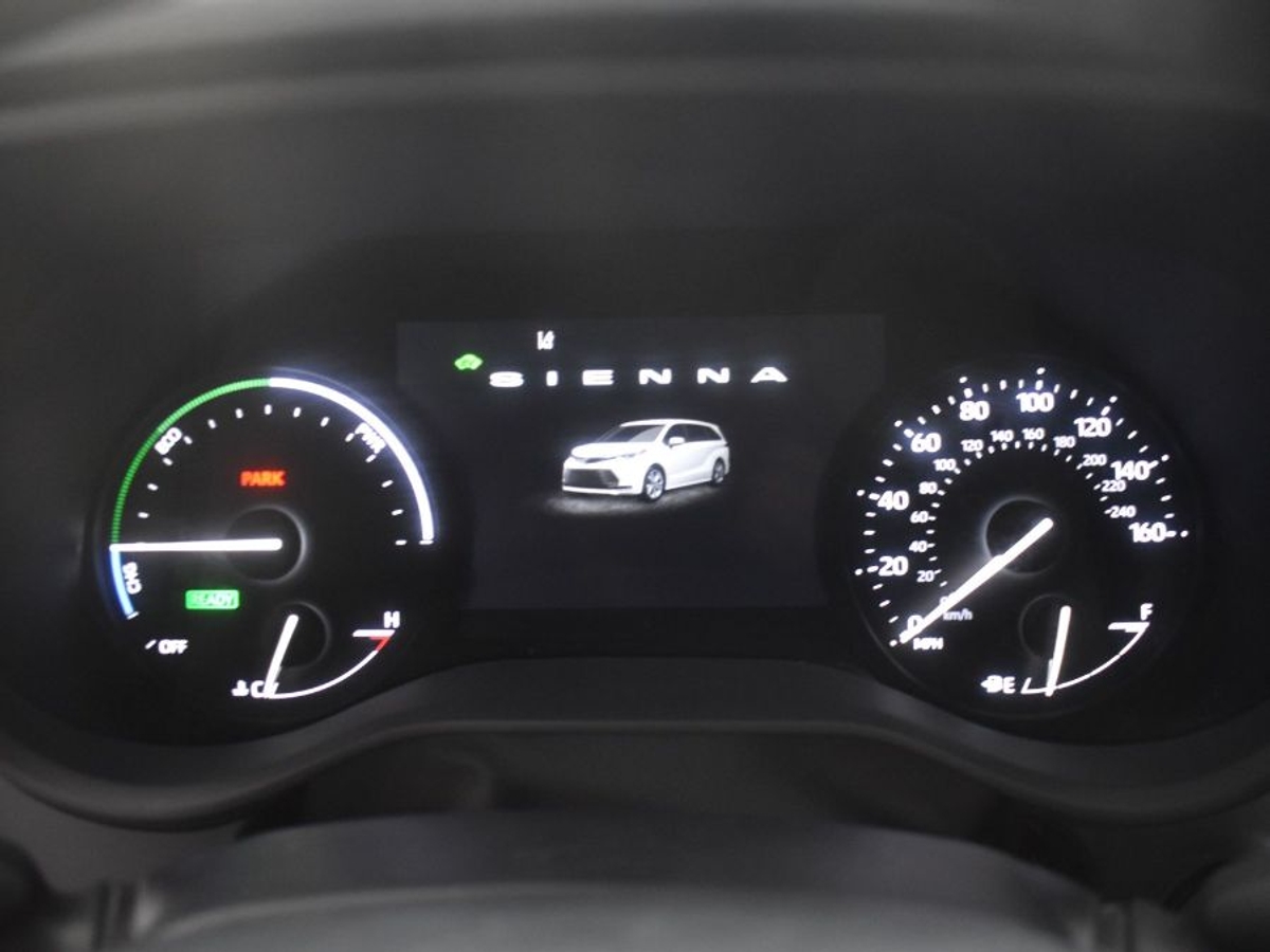 2025 TOYOTA SIENNA - Image 16