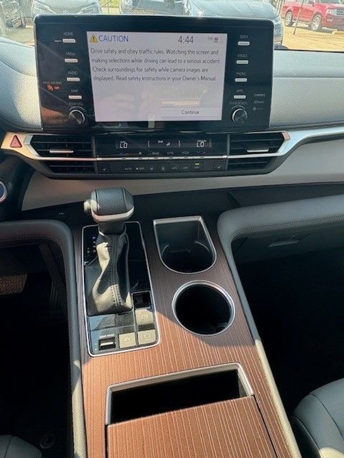 2024 TOYOTA SIENNA - Image 16