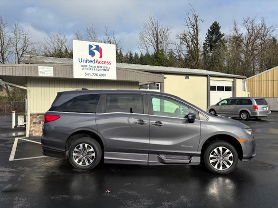 Used 2024 Honda Odyssey EX-L - BraunAbility Side Entry Entry In Floor Automatic Ramp