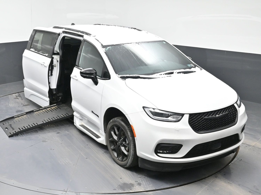 Used 2024 Chrysler Pacifica Touring L w/S package - BraunAbility Side Entry Entry Fold Out Automatic Ramp
