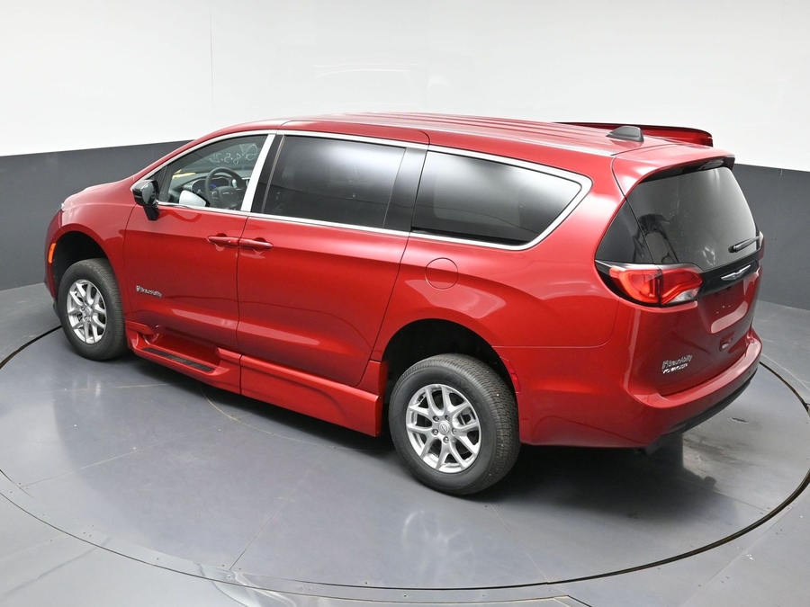 New 2026 Chrysler Voyager LX - BraunAbility Side Entry Fold Out Automatic Ramp
