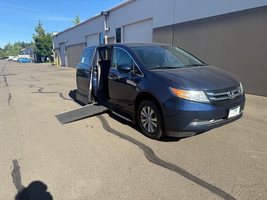 Celestial Blue Metallic Honda Odyssey image number 4