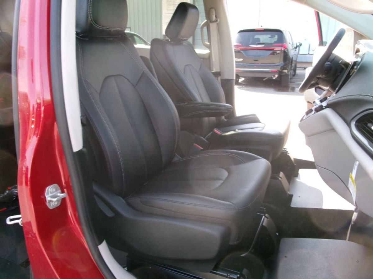 2024 CHRYSLER PACIFICA - Image 18