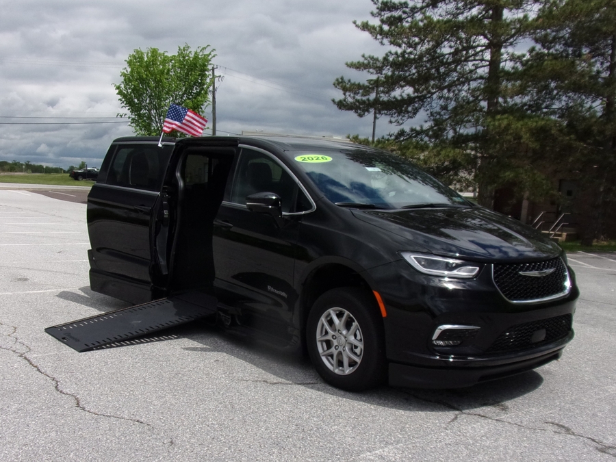 Black Chrysler Pacifica with Side Entry Automatic In Floor ramp