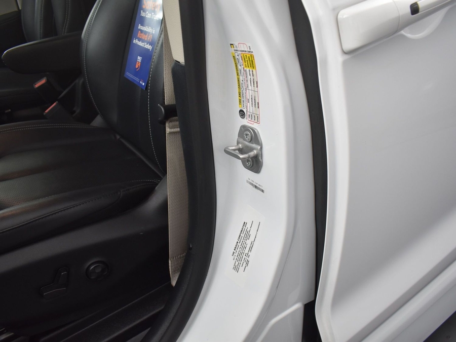 Used 2024 Chrysler Pacifica Touring L - BraunAbility Side Entry Entry Fold Out Automatic Ramp