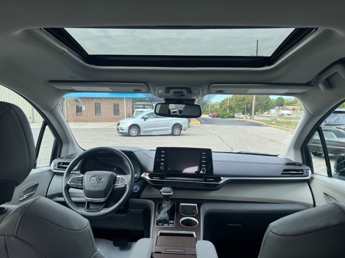 2024 TOYOTA SIENNA - Image 14