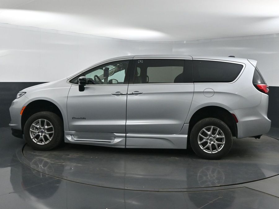Used 2024 Chrysler Pacifica Touring L - BraunAbility Side Entry Entry Fold Out Automatic Ramp