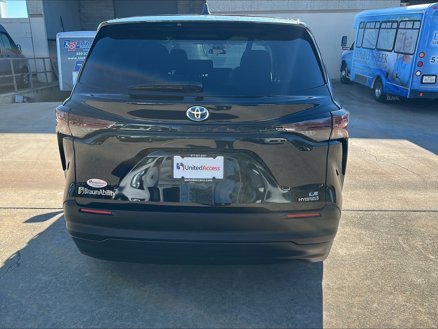 Used 2024 Toyota Sienna Hybrid LE - BraunAbility Side Entry Fold Out Automatic Ramp