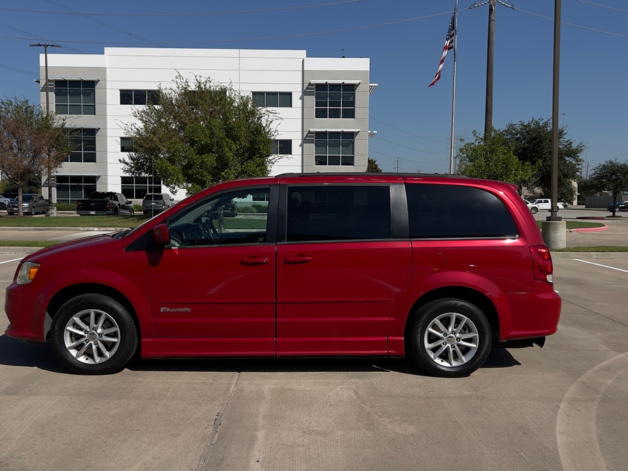 Used 2013 Dodge Grand Caravan SE - BraunAbility Side Entry Entry Fold Out Automatic Ramp