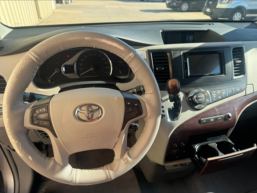 Used 2013 Toyota Sienna XLE - VMI Side Entry Entry In Floor Automatic Ramp