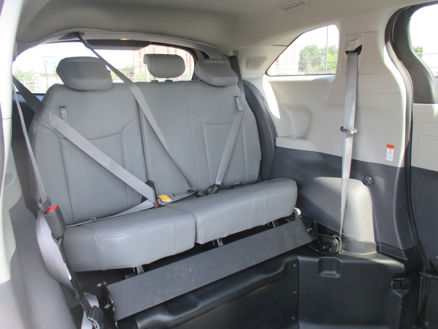 White Toyota Sienna image number 9