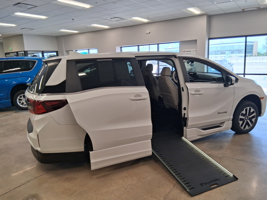 2026 Honda Odyssey EX-L's photo