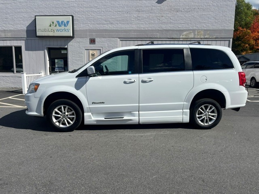 White Dodge Grand Caravan image number 2