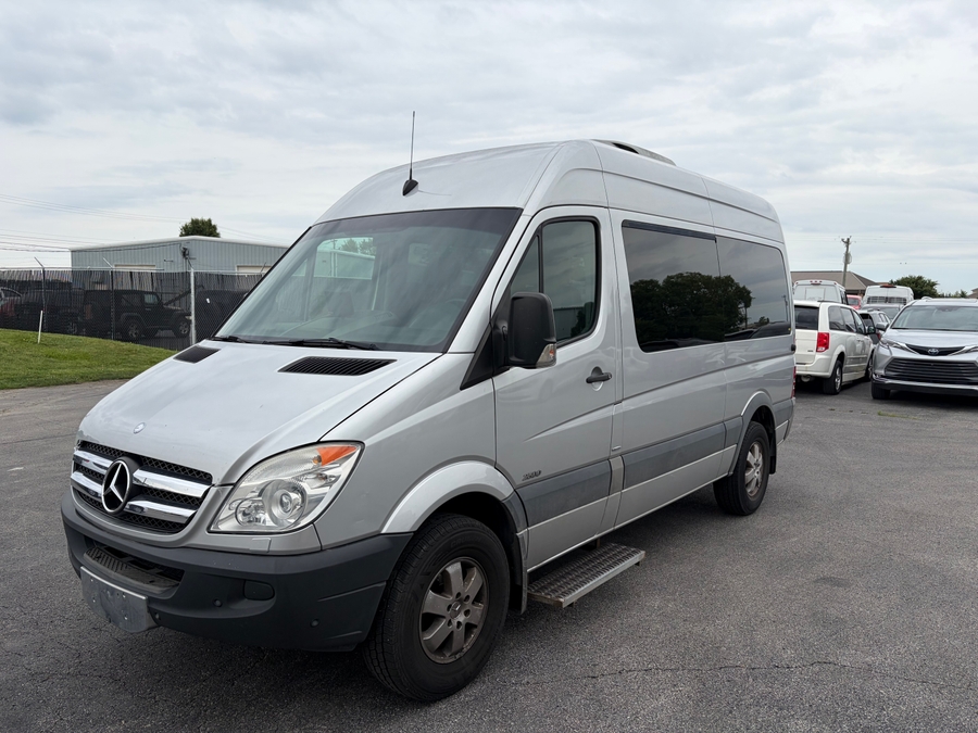  Mercedes-Benz Sprinter image number 3