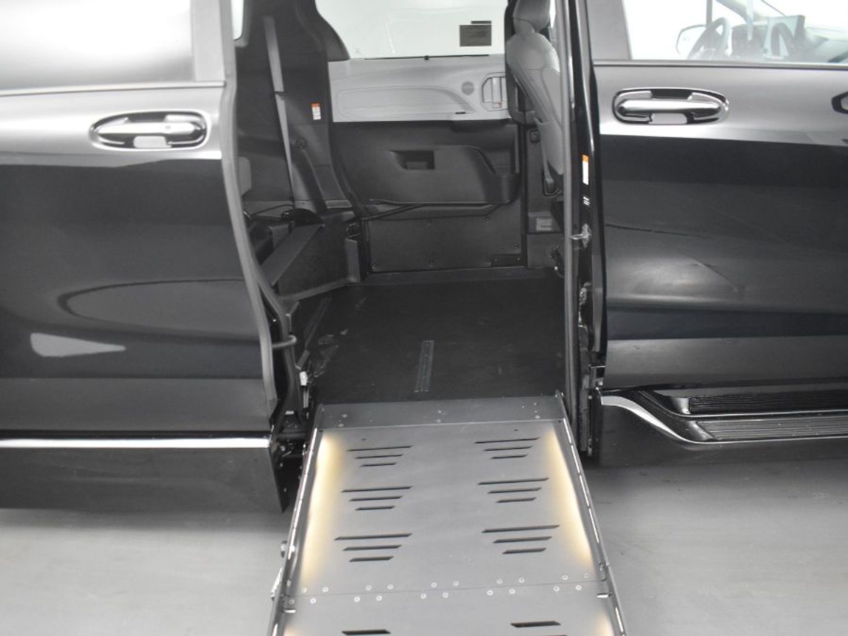 2025 TOYOTA SIENNA - Image 25