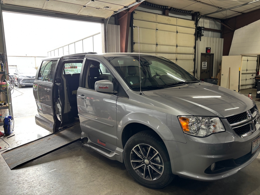 Used 2017 Dodge Grand Caravan SXT - VMI Side Entry Entry In Floor Automatic Ramp