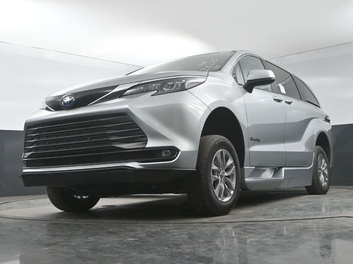 2025 TOYOTA SIENNA - Image 20