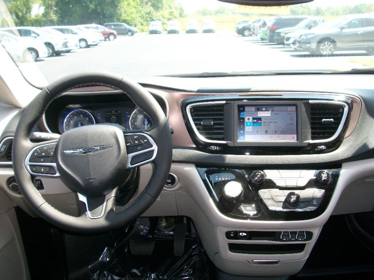 2023 CHRYSLER VOYAGER - Image 10